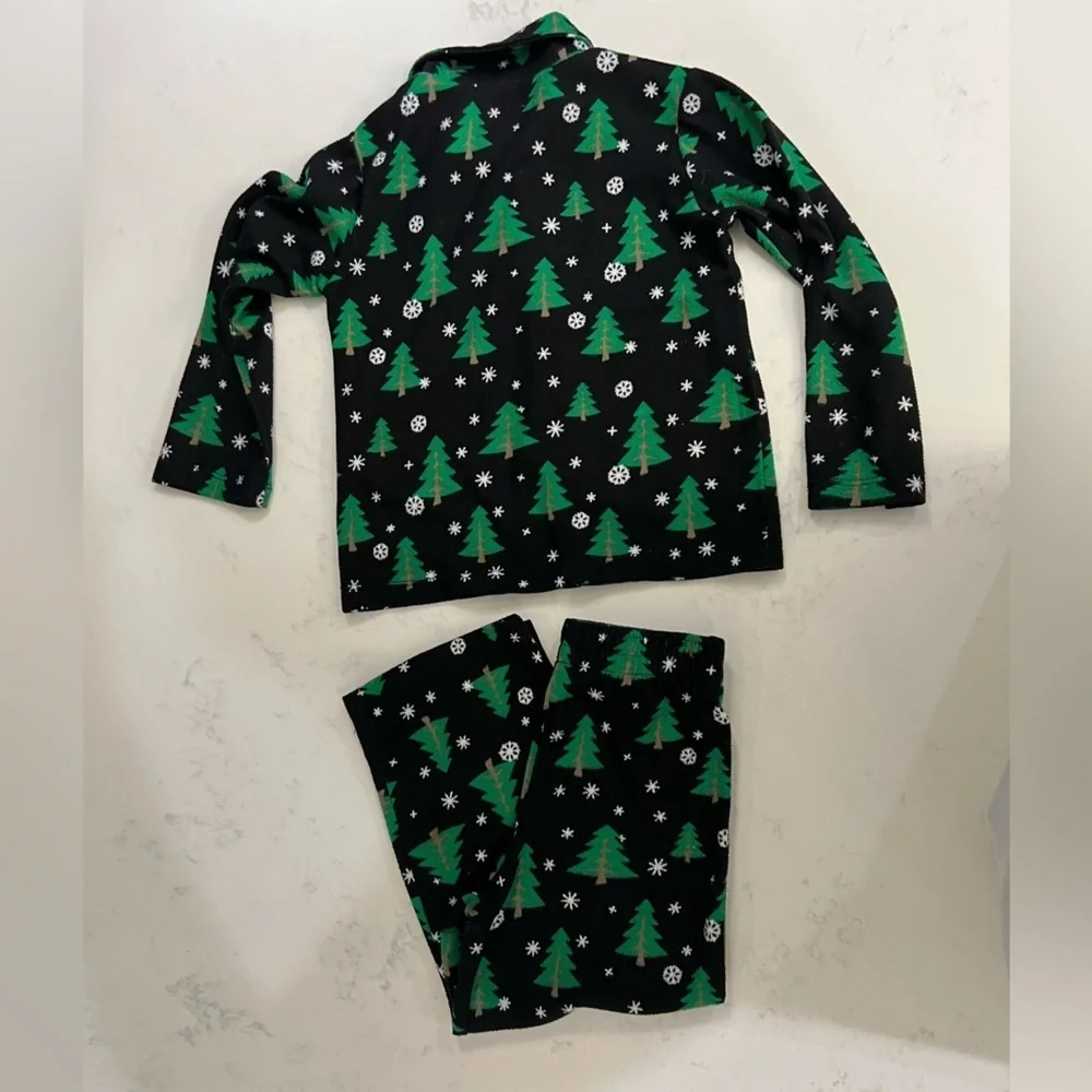 Christmas pajamas 🎄🎅 Boy size : 4T🤍 Excellent conditions